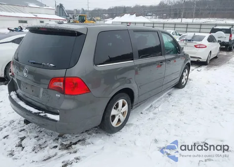 2010 Volkswagen Routan Se z USA, uszkodzony, nr VIN 2V4RW3D13AR242398